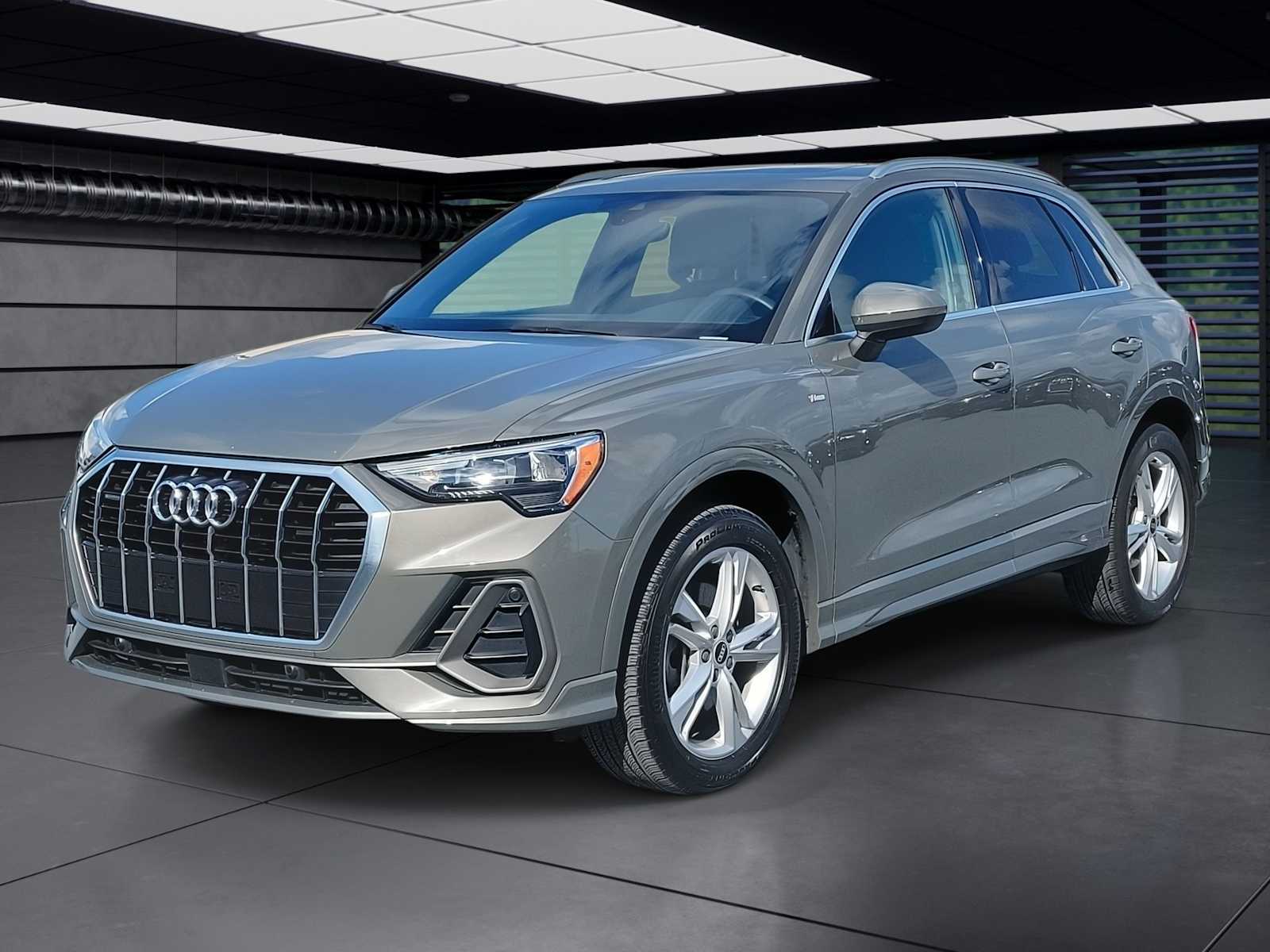 Thumbnail: 2021 Audi Q3 - 1
