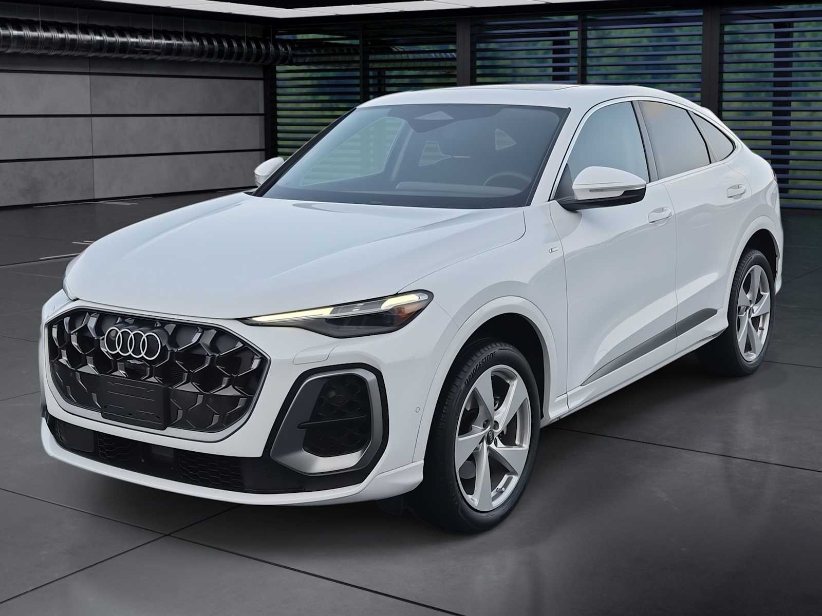 Thumbnail: 2025 Audi Q5 - 1