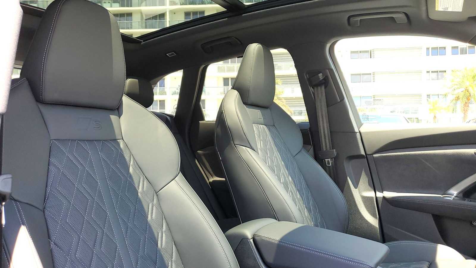 Thumbnail: 2026 Audi SQ5 - 22