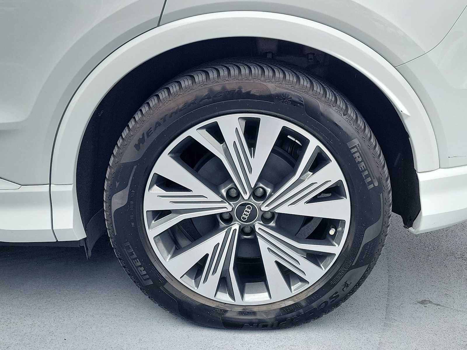 Thumbnail: 2023 Audi Q4 e-tron - 12