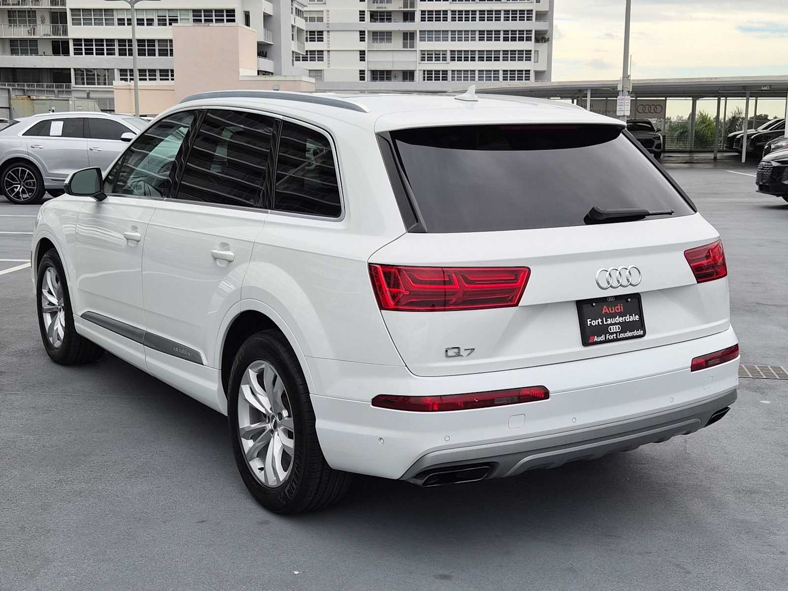 Thumbnail: 2019 Audi Q7 - 4