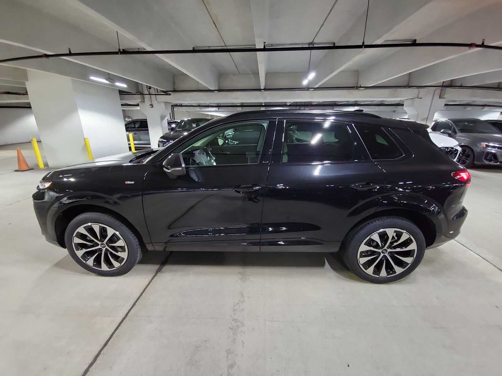 Thumbnail: 2026 Audi Q3 - 3