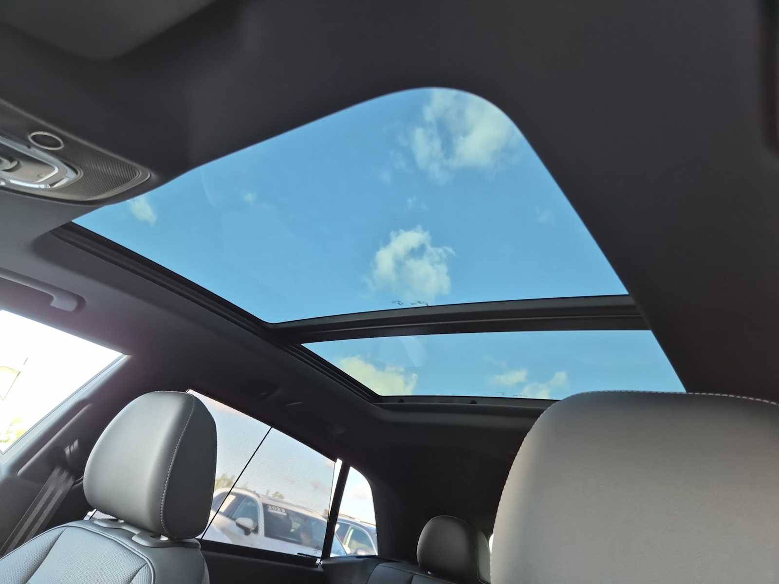 Thumbnail: 2026 Audi Q8 - 18