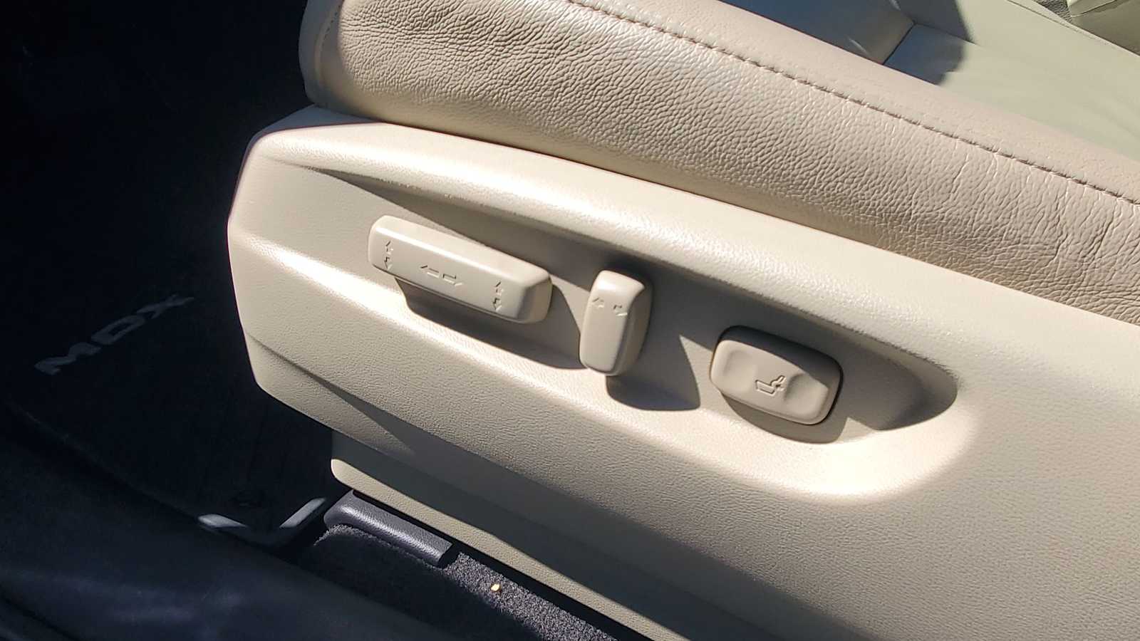 Thumbnail: 2015 Acura MDX - 17