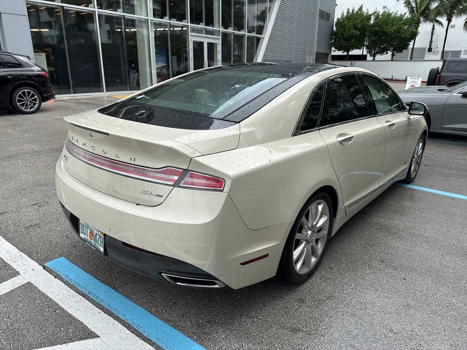 Thumbnail: 2016 Lincoln MKZ - 3