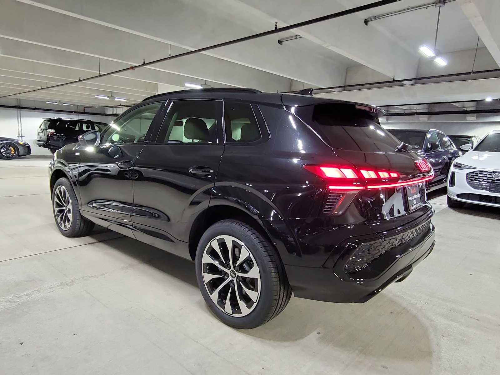 Thumbnail: 2026 Audi Q3 - 4