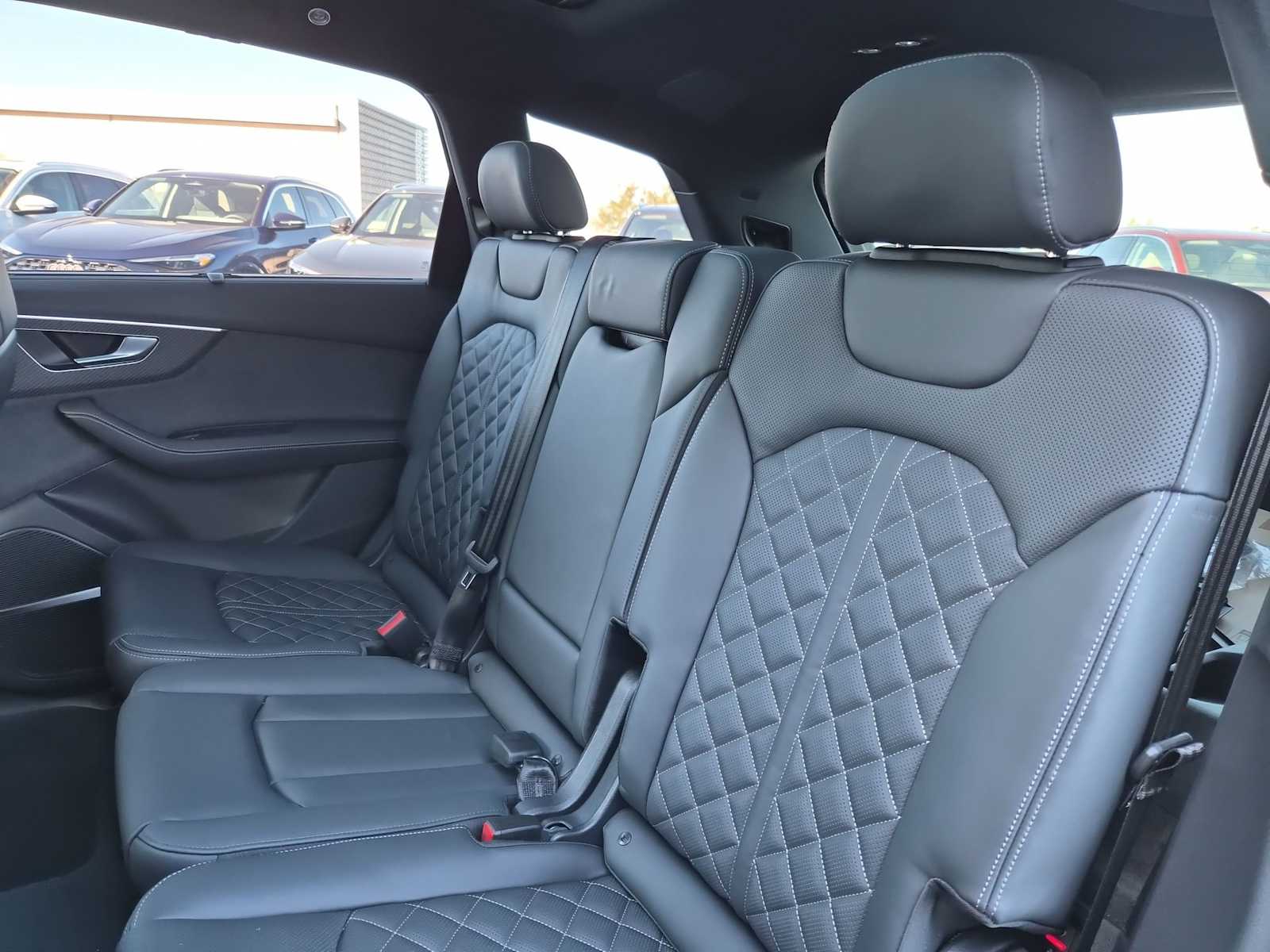 Thumbnail: 2026 Audi SQ7 - 19