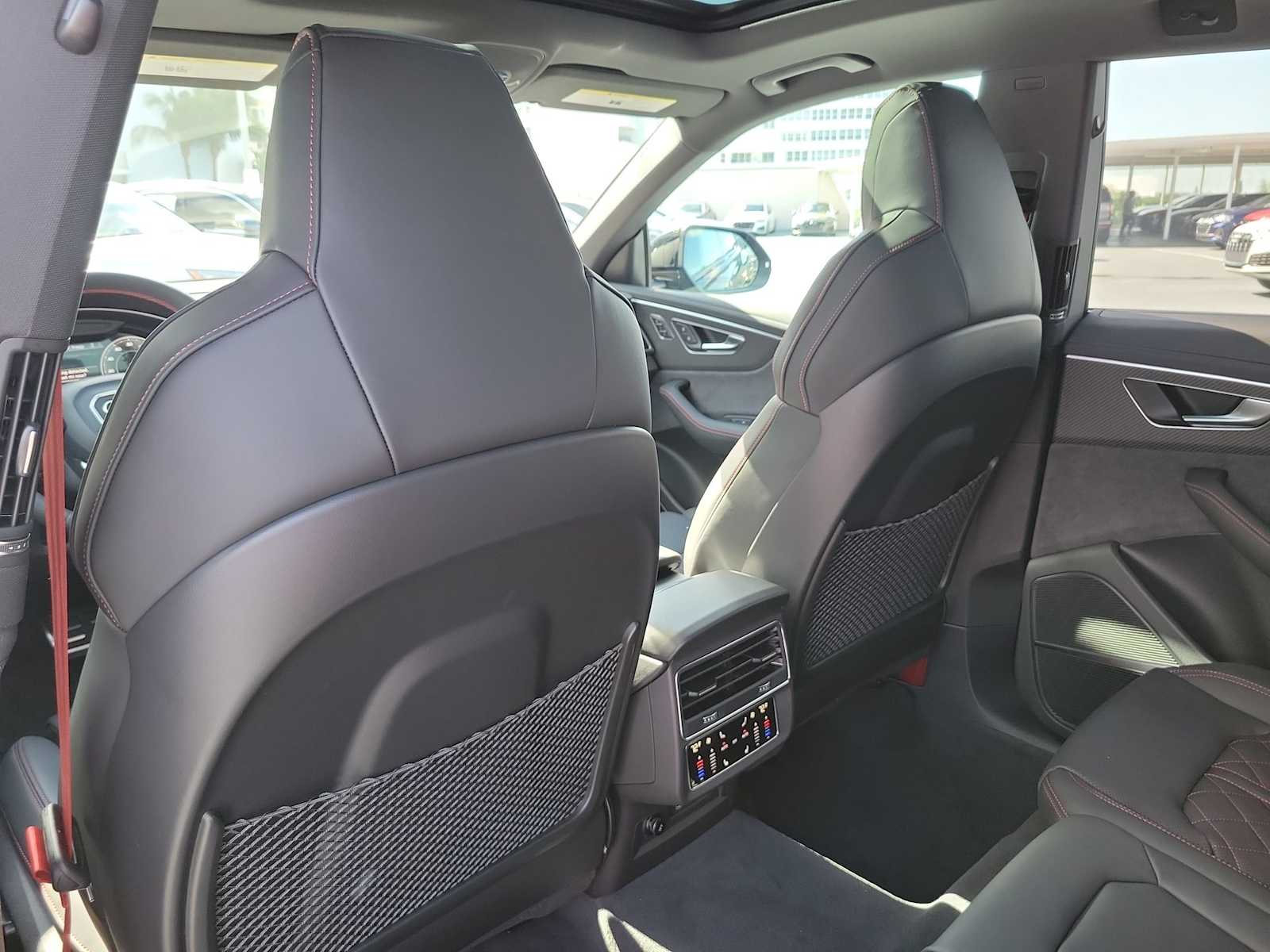 Thumbnail: 2026 Audi Q8 - 17