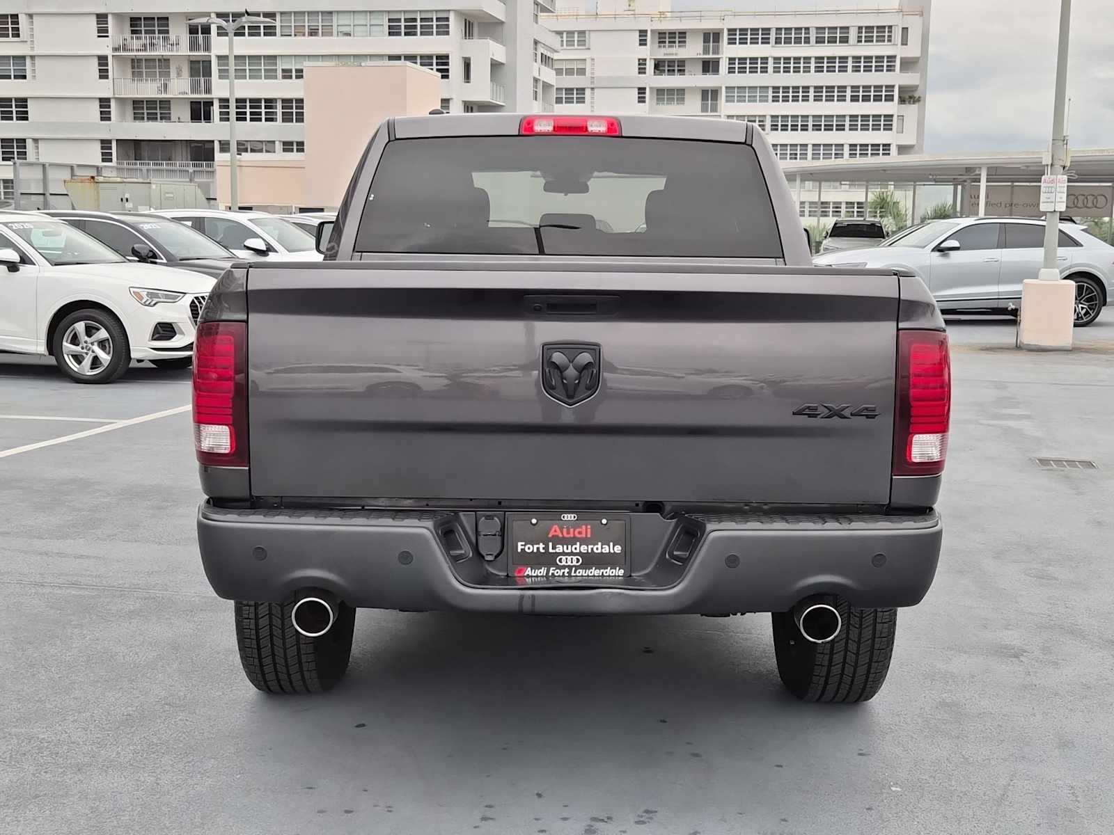Thumbnail: 2021 RAM 1500 Classic - 3
