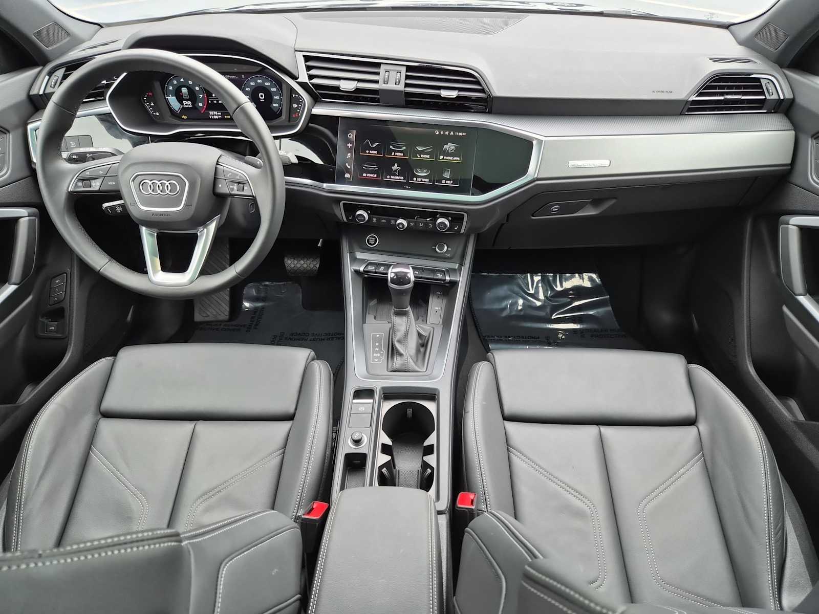 Thumbnail: 2025 Audi Q3 - 14