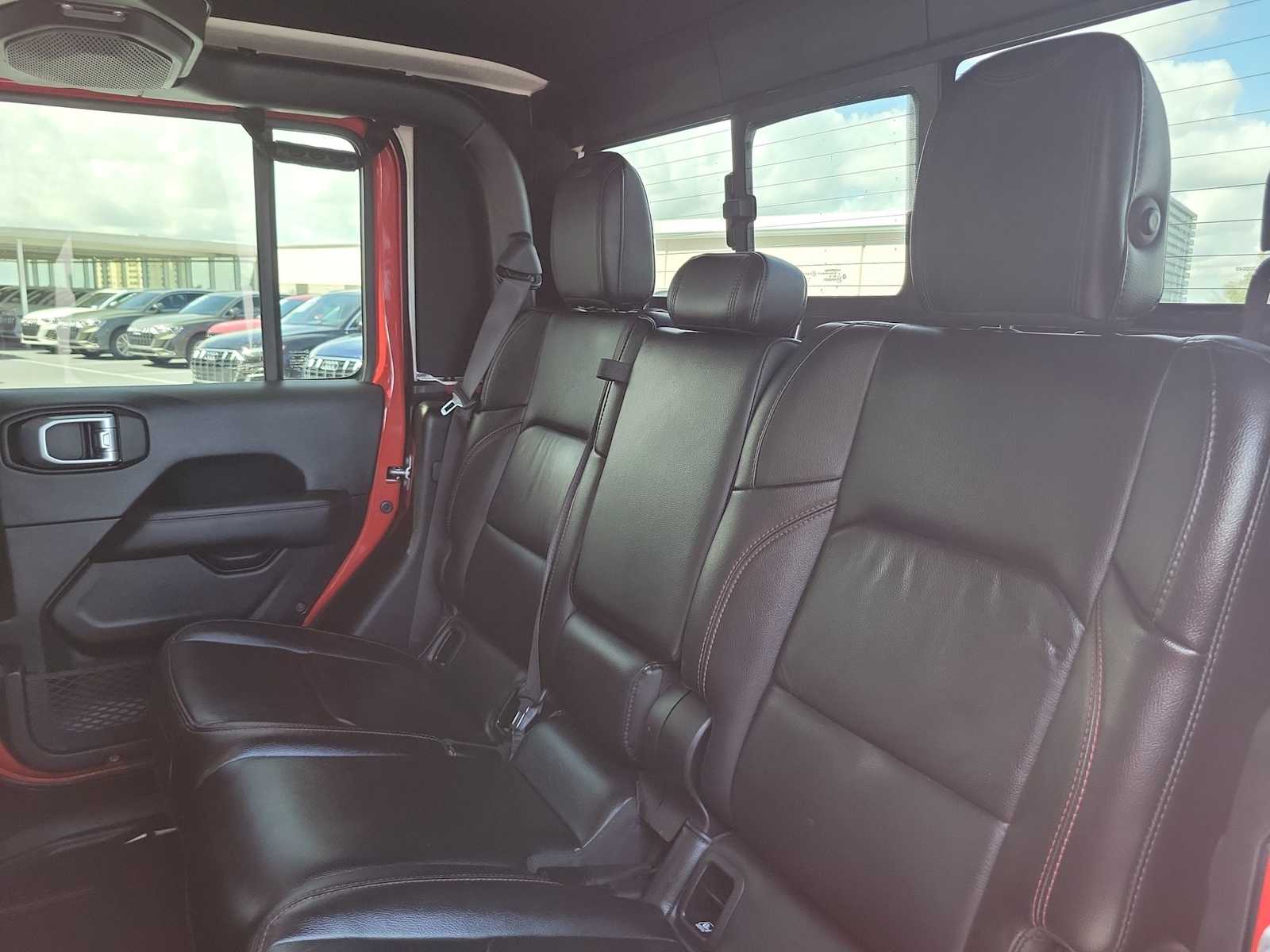 Thumbnail: 2020 Jeep Gladiator - 18