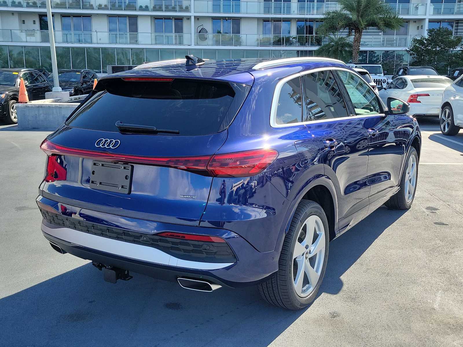 Thumbnail: 2025 Audi Q5 - 6