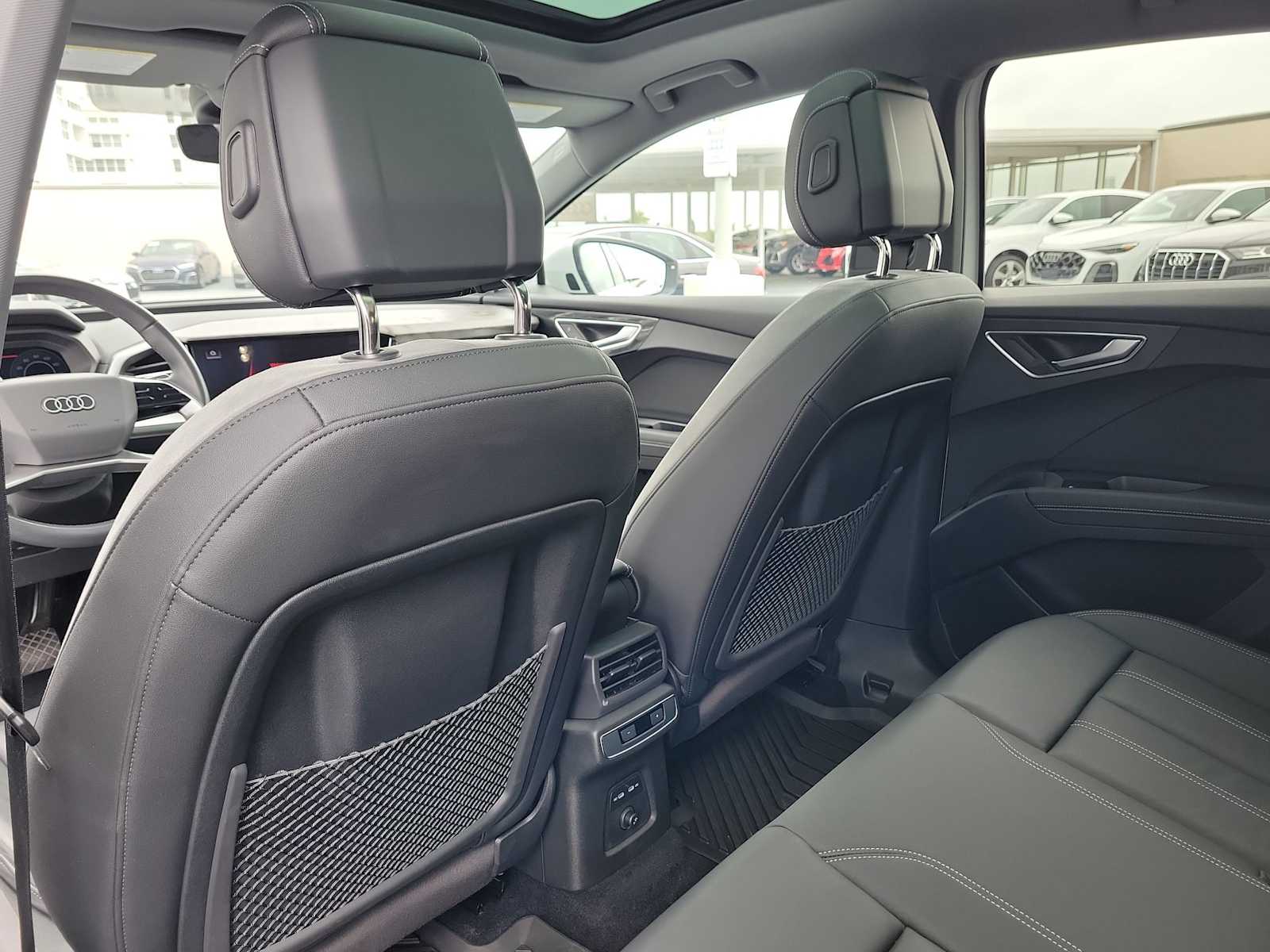 Thumbnail: 2023 Audi Q4 e-tron - 17