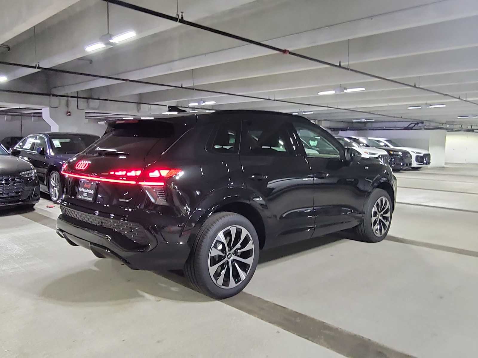 Thumbnail: 2026 Audi Q3 - 6