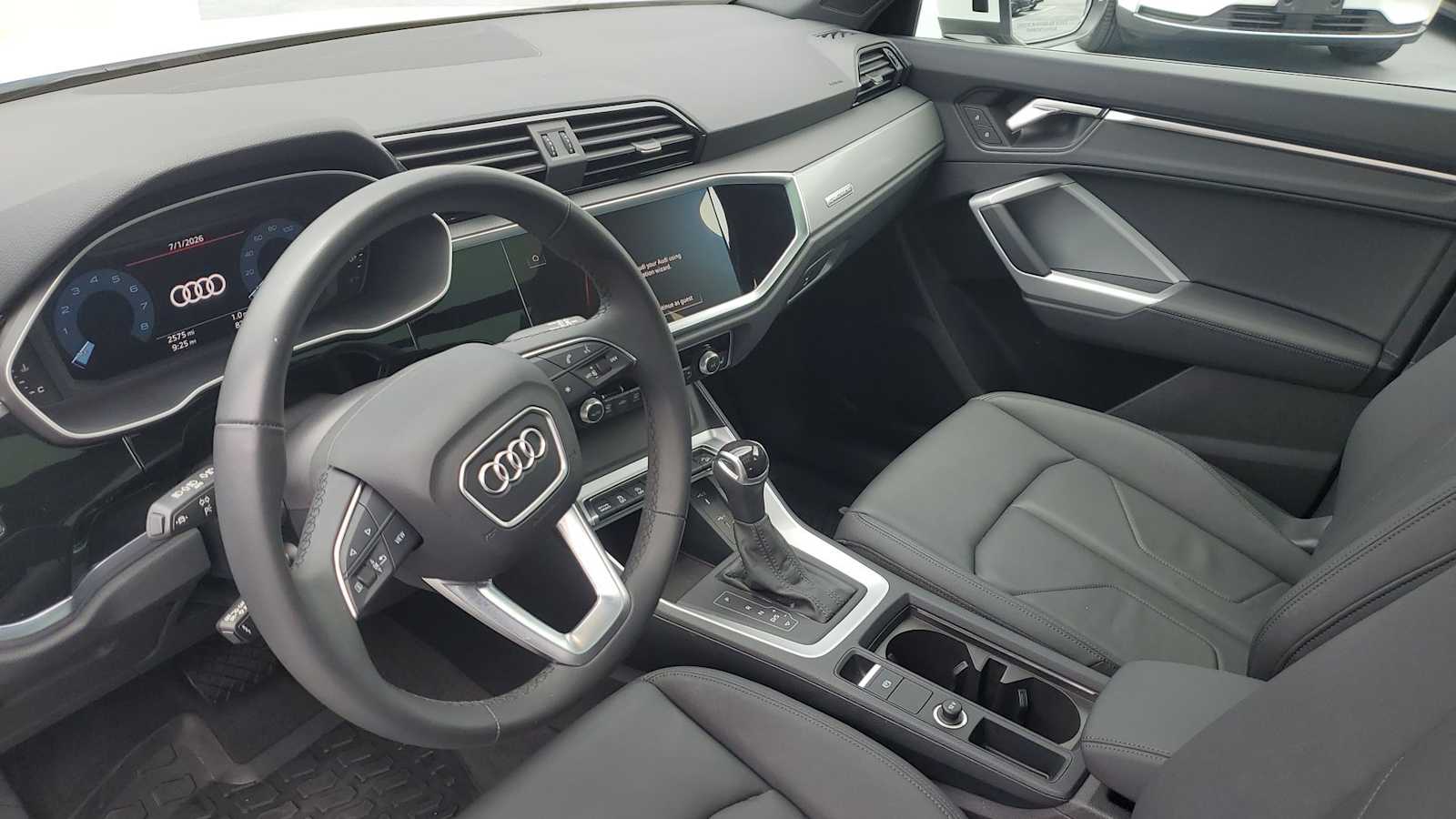 Thumbnail: 2023 Audi Q3 - 2