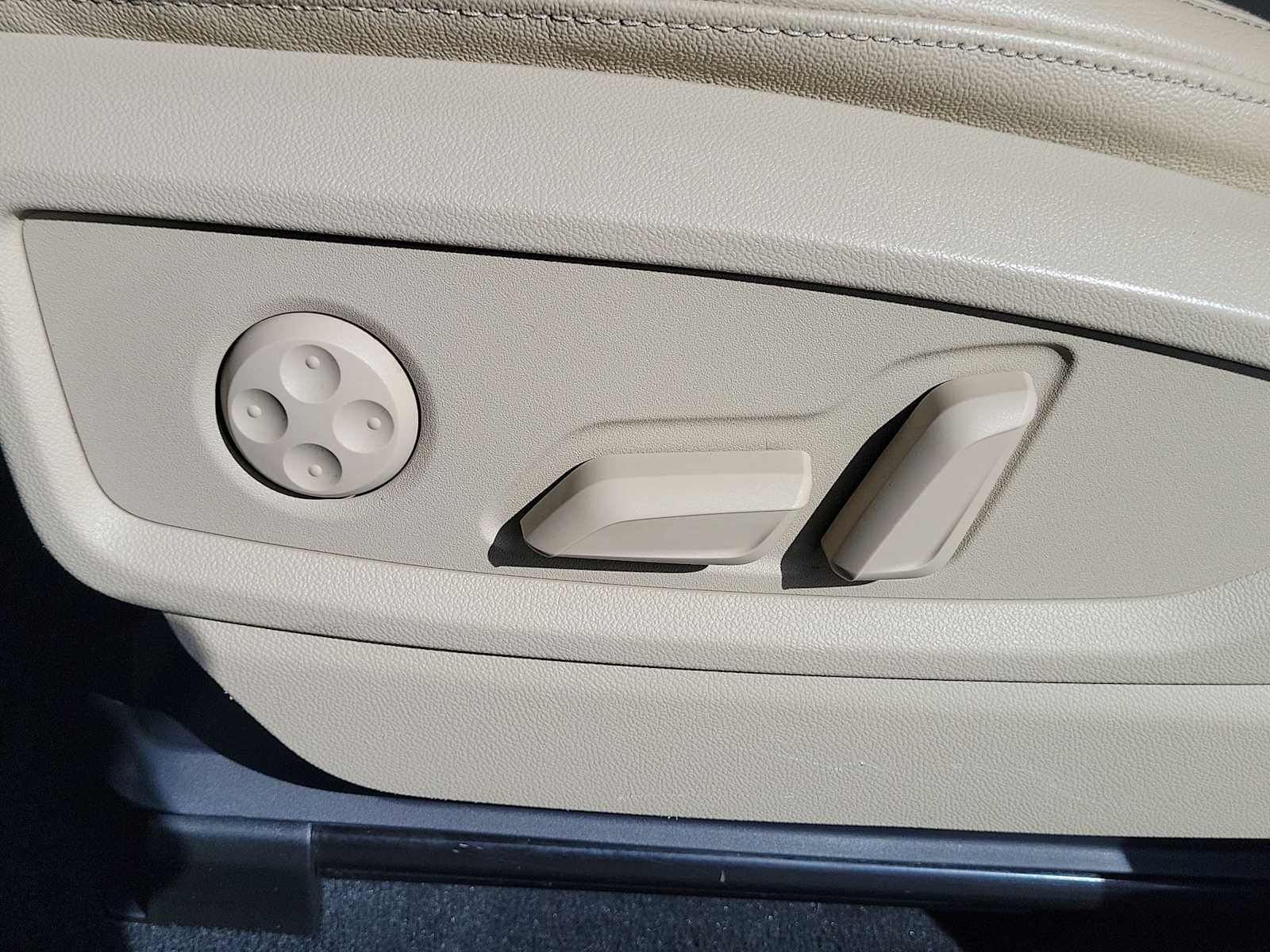 Thumbnail: 2023 Audi Q5 - 16