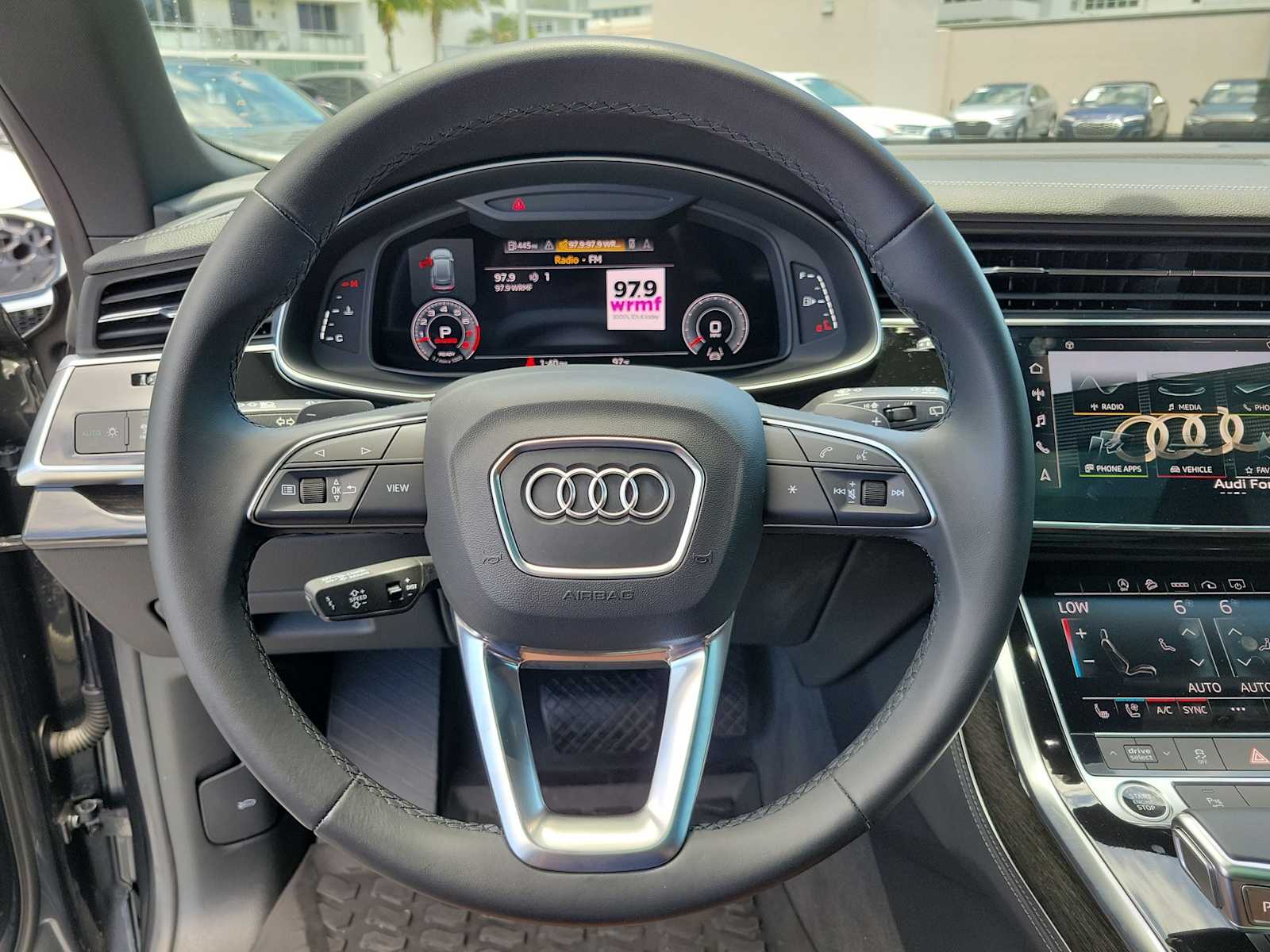 Thumbnail: 2023 Audi Q8 - 20