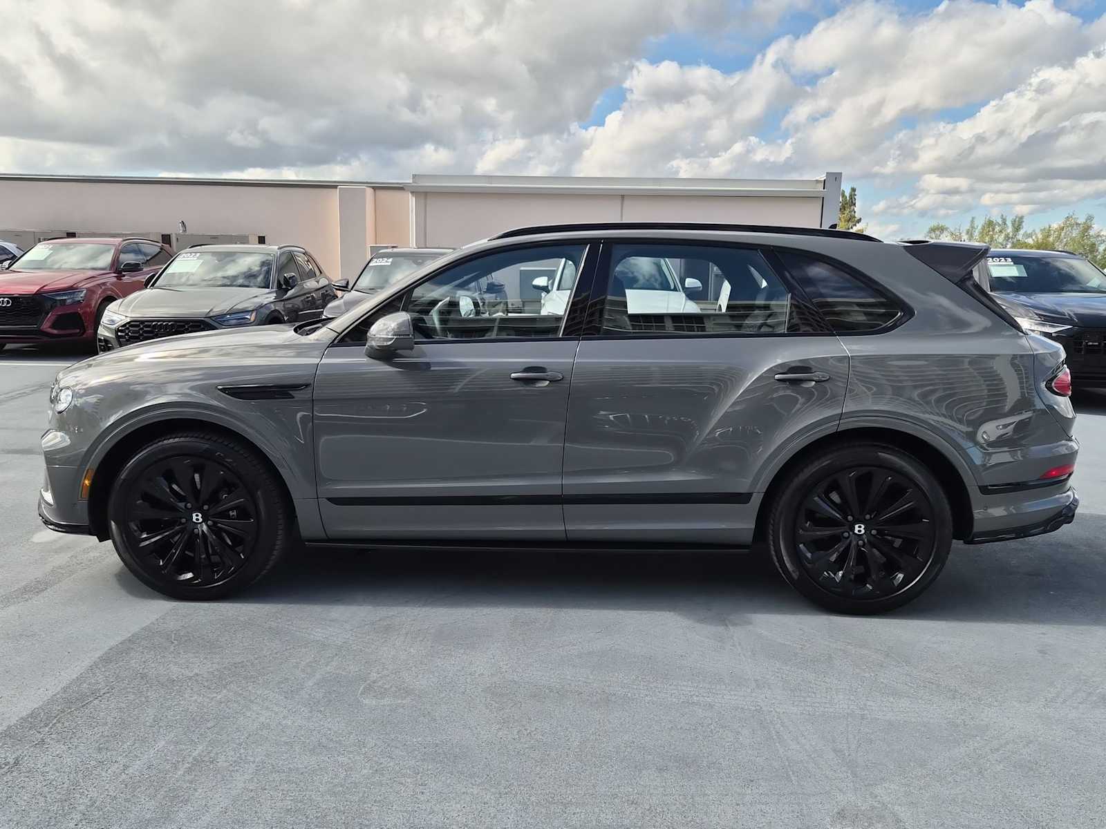 Thumbnail: 2025 Bentley Bentayga - 3