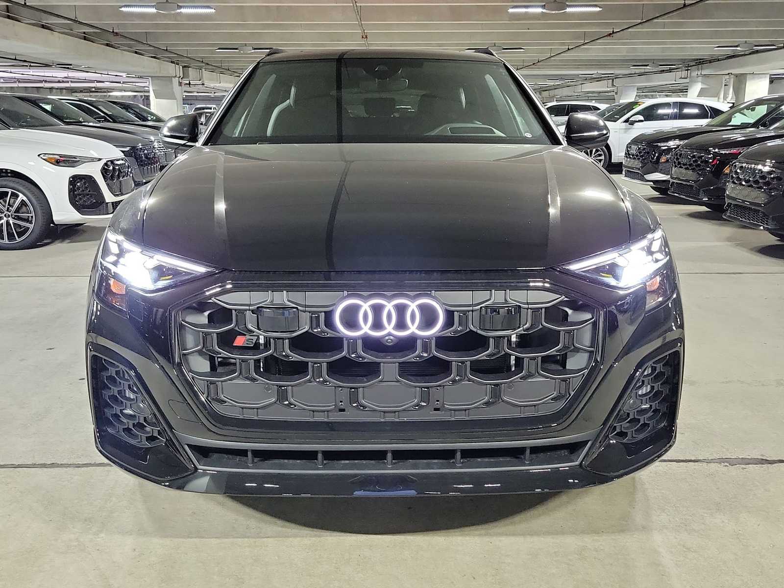 Thumbnail: 2026 Audi SQ8 - 7