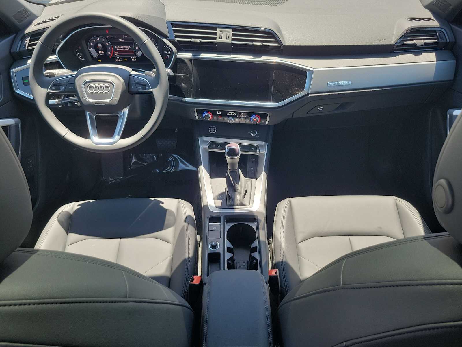 Thumbnail: 2025 Audi Q3 - 14