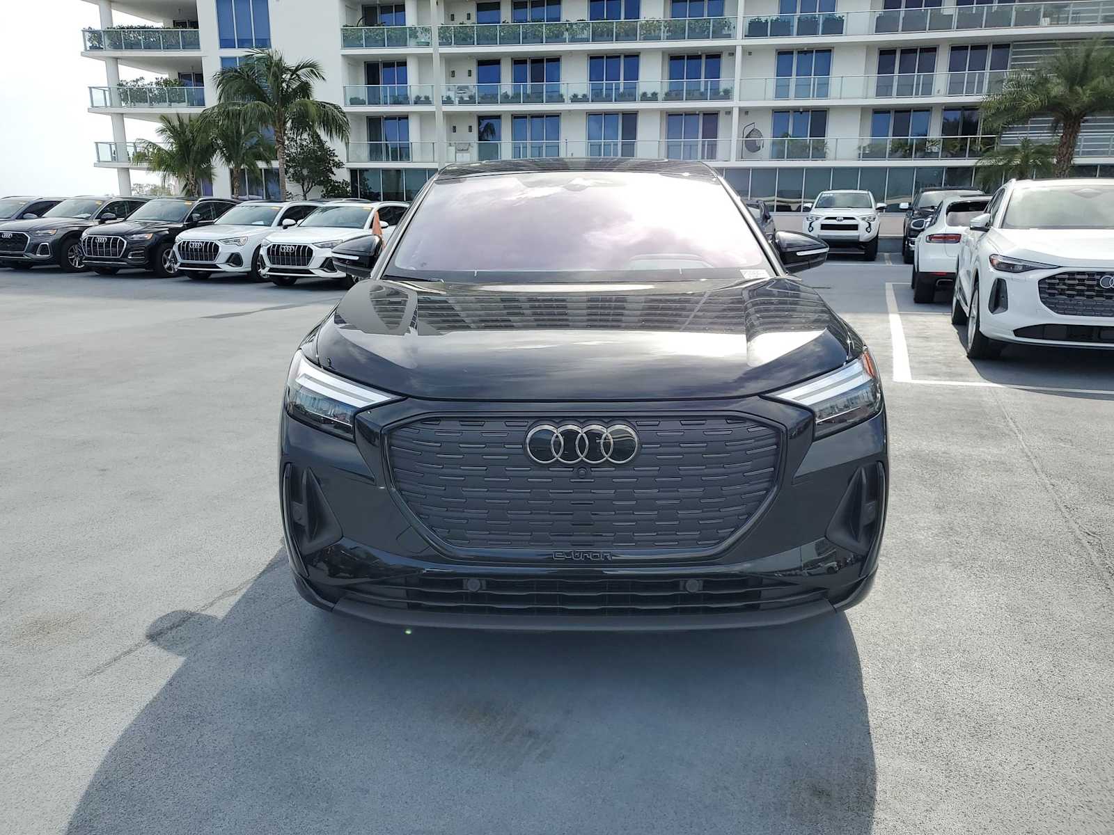 Thumbnail: 2025 Audi Q4 e-tron - 9