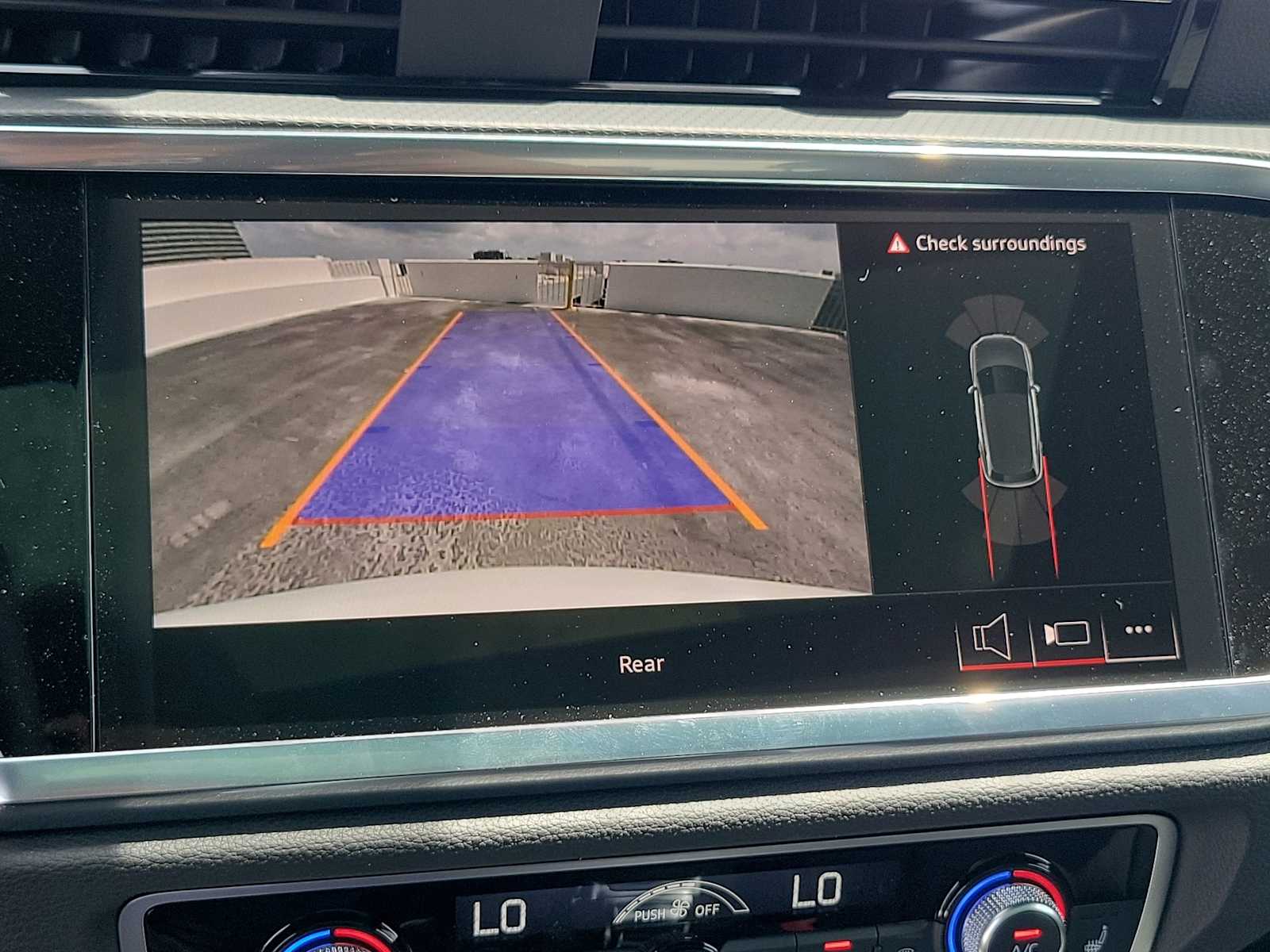 Thumbnail: 2025 Audi Q3 - 24