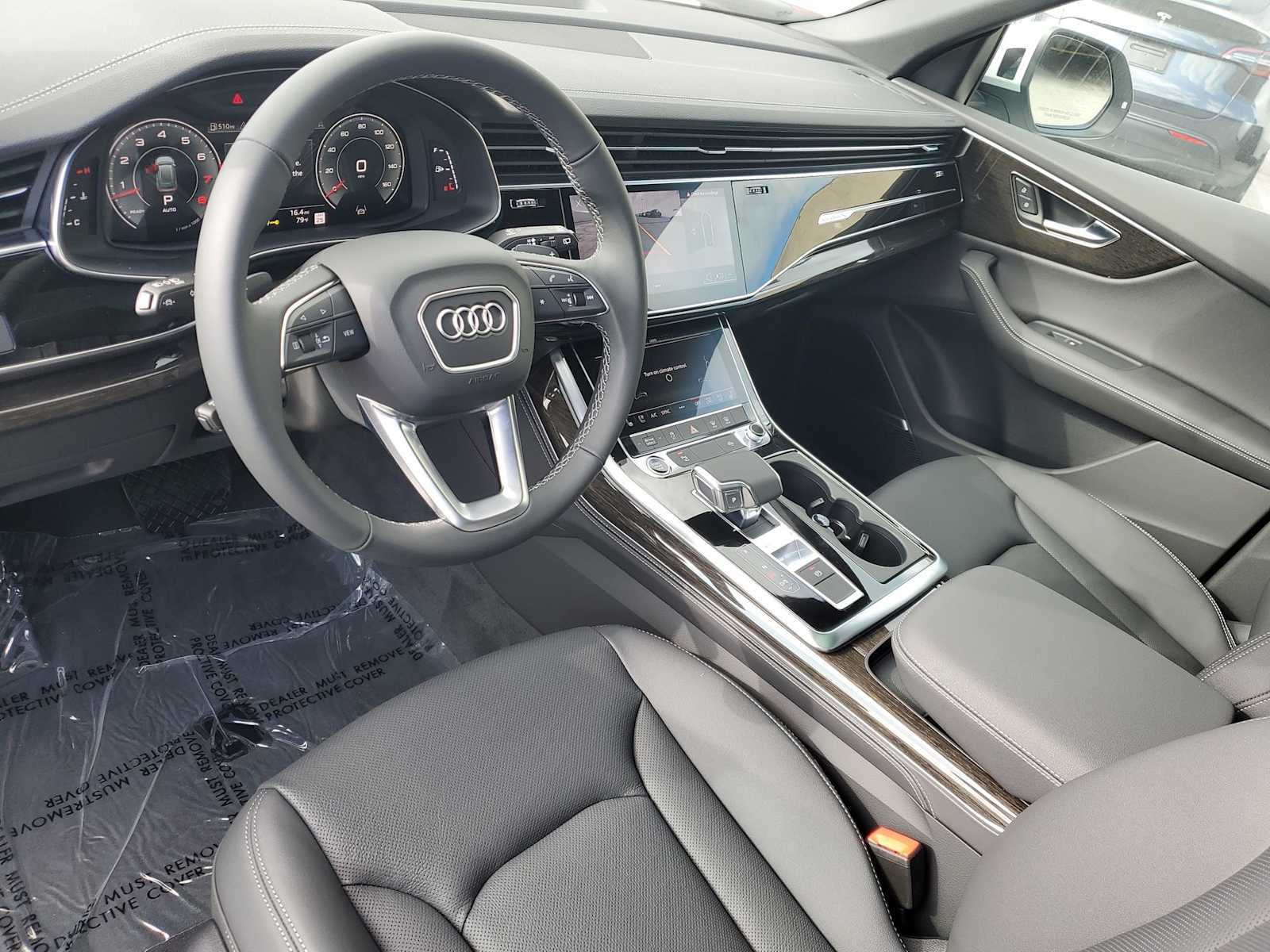 2025 Audi Q8 55 Premium Plus photo 2