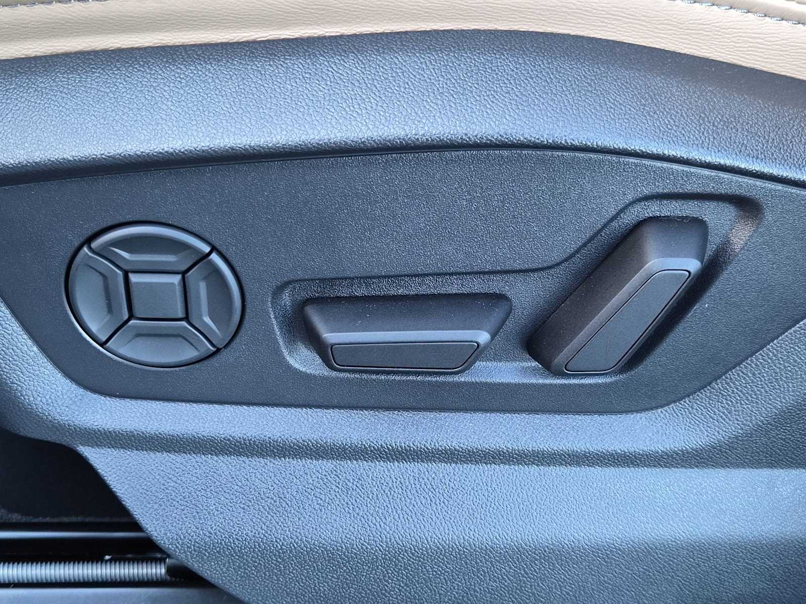 Thumbnail: 2026 Audi Q7 - 16