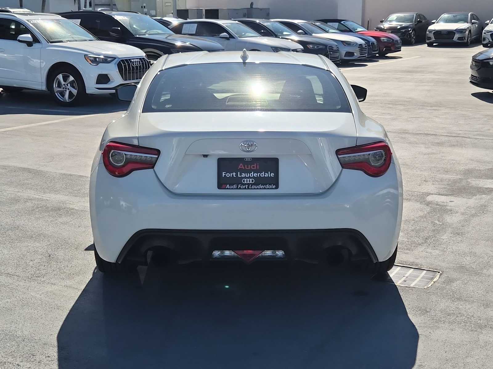 Thumbnail: 2017 Toyota 86 - 5