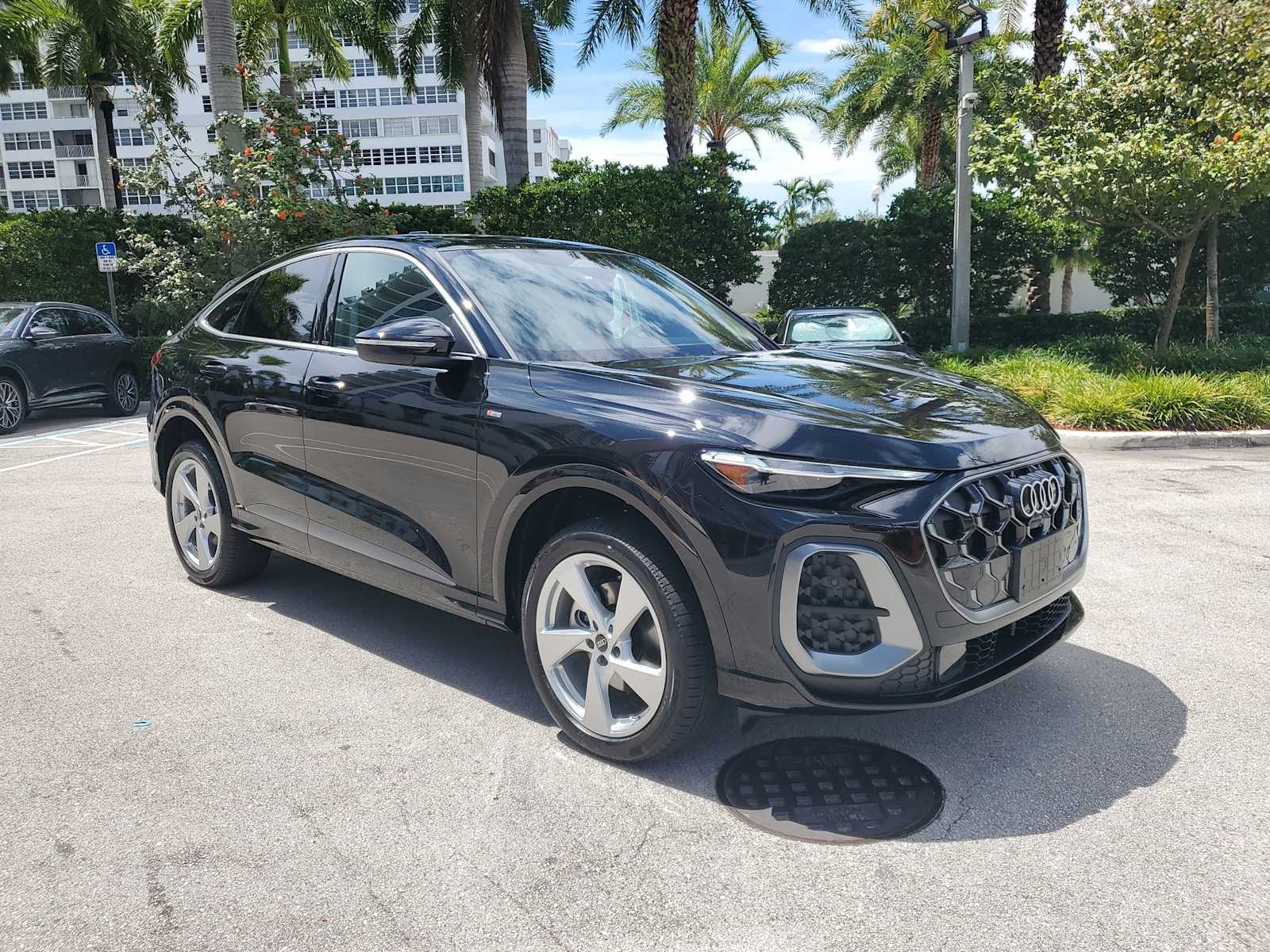 Thumbnail: 2025 Audi Q5 - 8