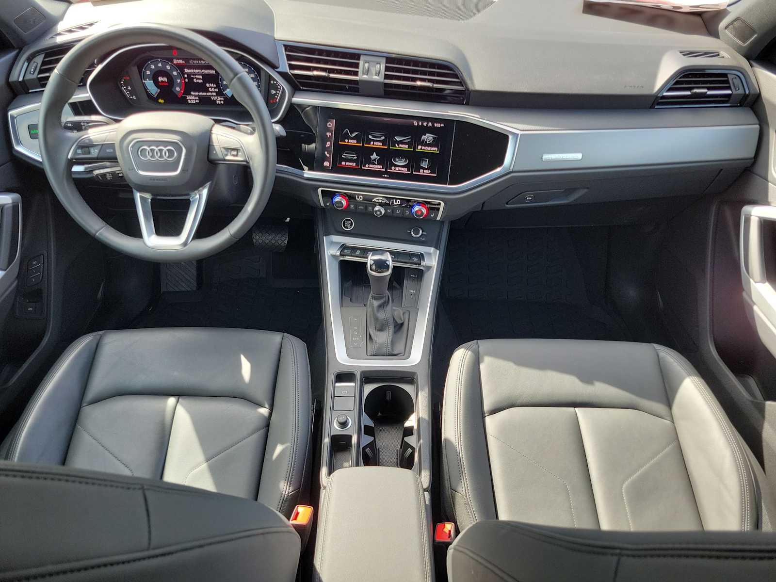 Thumbnail: 2025 Audi Q3 - 15