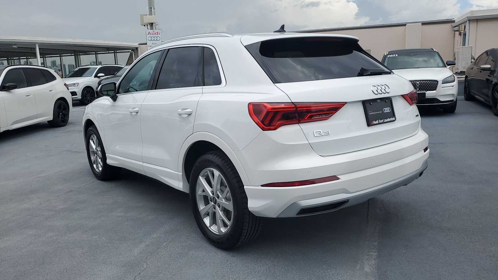 Thumbnail: 2023 Audi Q3 - 4
