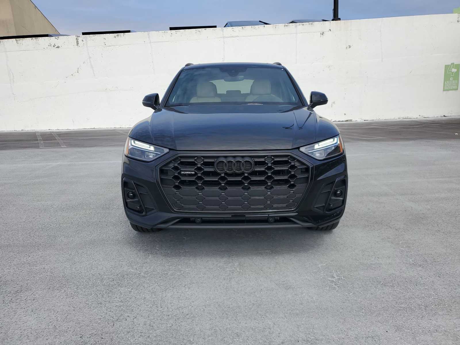 Thumbnail: 2025 Audi Q5 - 9