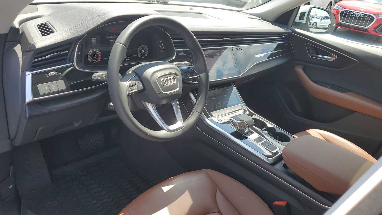 Thumbnail: 2023 Audi Q8 - 2
