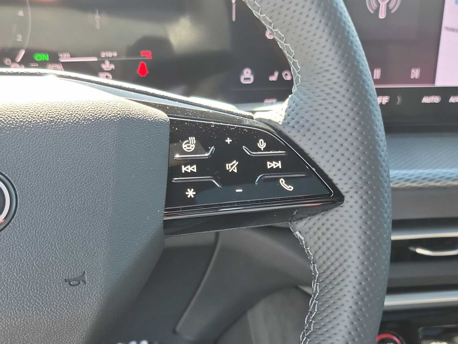 Thumbnail: 2025 Audi SQ5 - 22