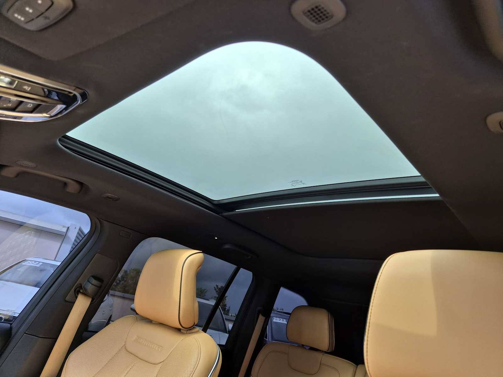 Thumbnail: 2022 Jeep Grand Cherokee - 18