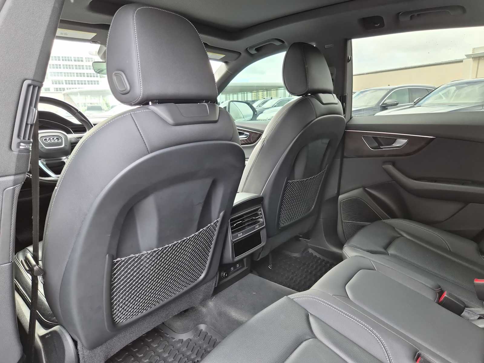 Thumbnail: 2021 Audi Q8 - 16