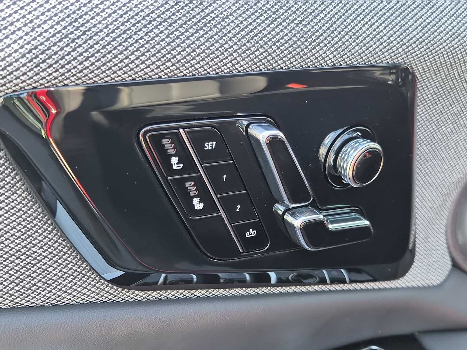 Thumbnail: 2025 Cadillac Optiq - 16