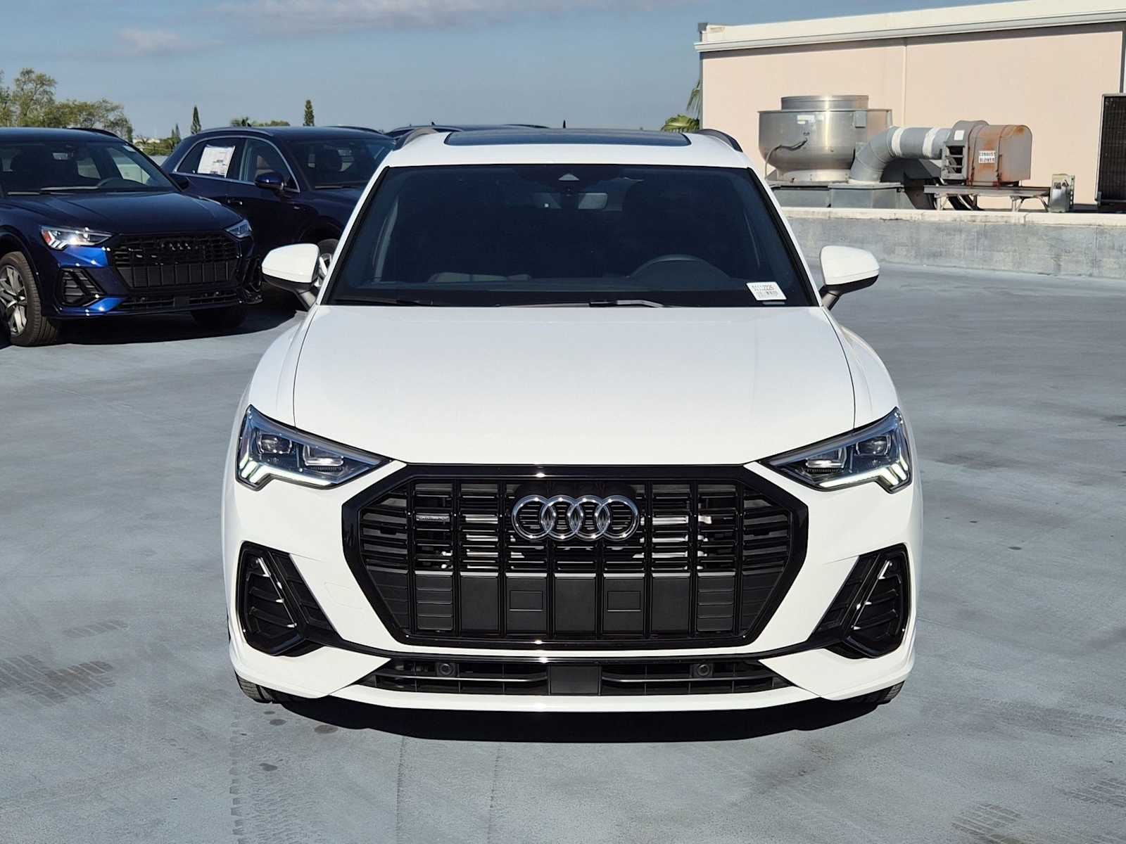 Thumbnail: 2025 Audi Q3 - 9