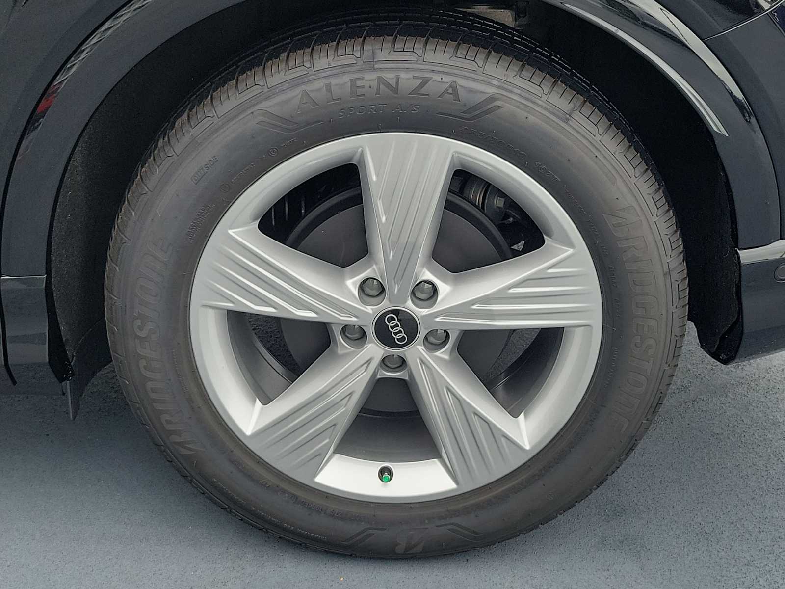 Thumbnail: 2026 Audi Q4 e-tron - 12