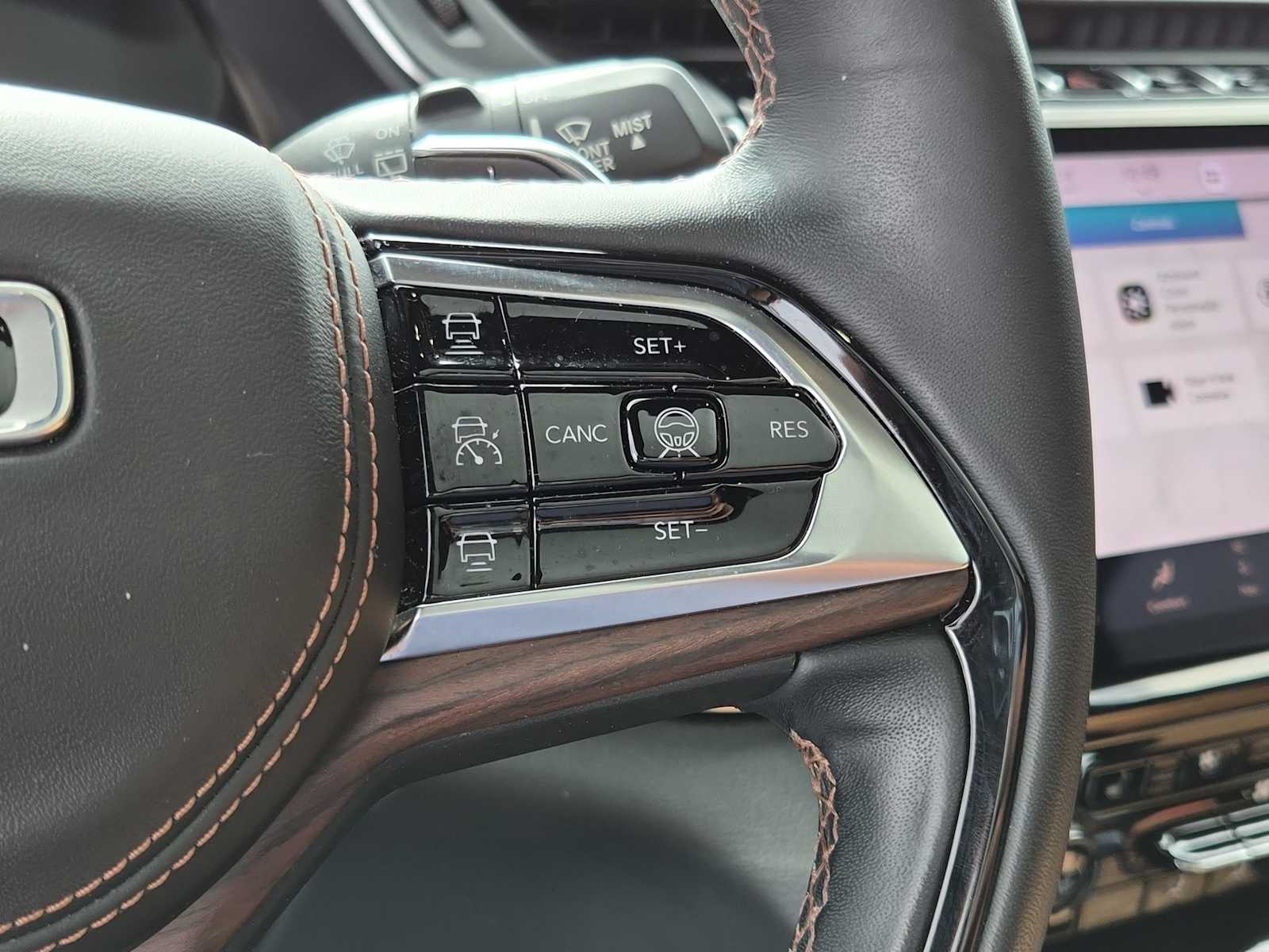 Thumbnail: 2022 Jeep Grand Cherokee - 22