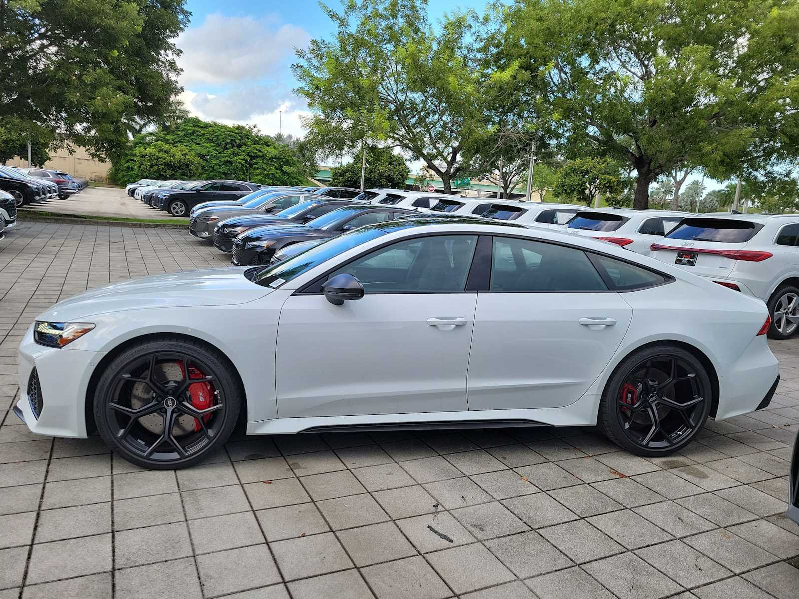 Thumbnail: 2025 Audi RS 7 - 3