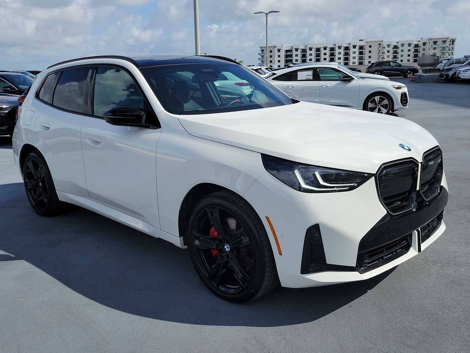Thumbnail: 2026 BMW M5 - 8