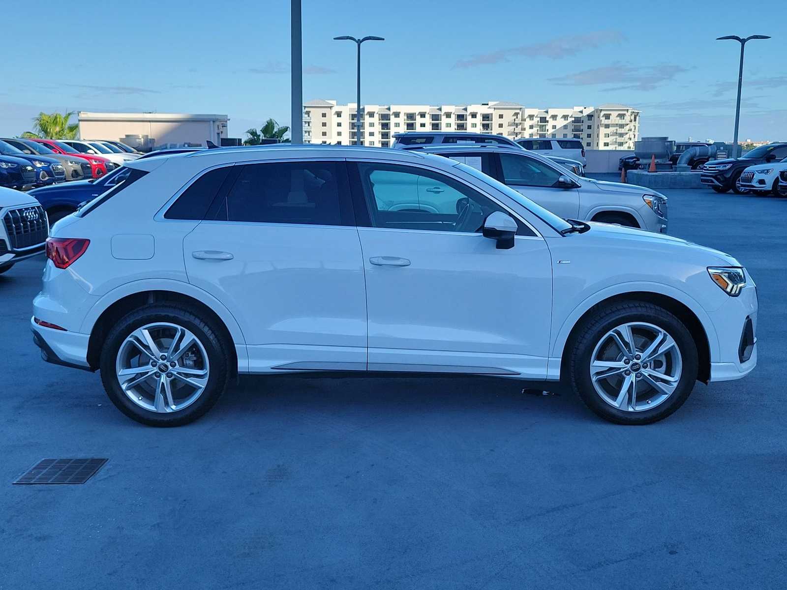 Thumbnail: 2023 Audi Q3 - 7