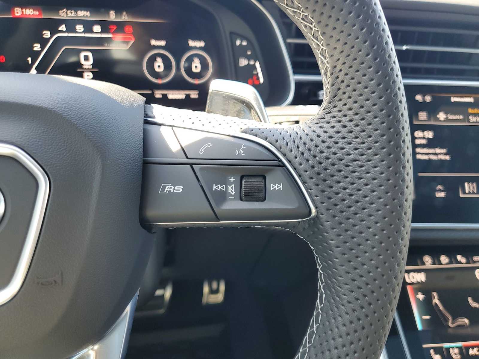 Thumbnail: 2023 Audi RS Q8 - 18