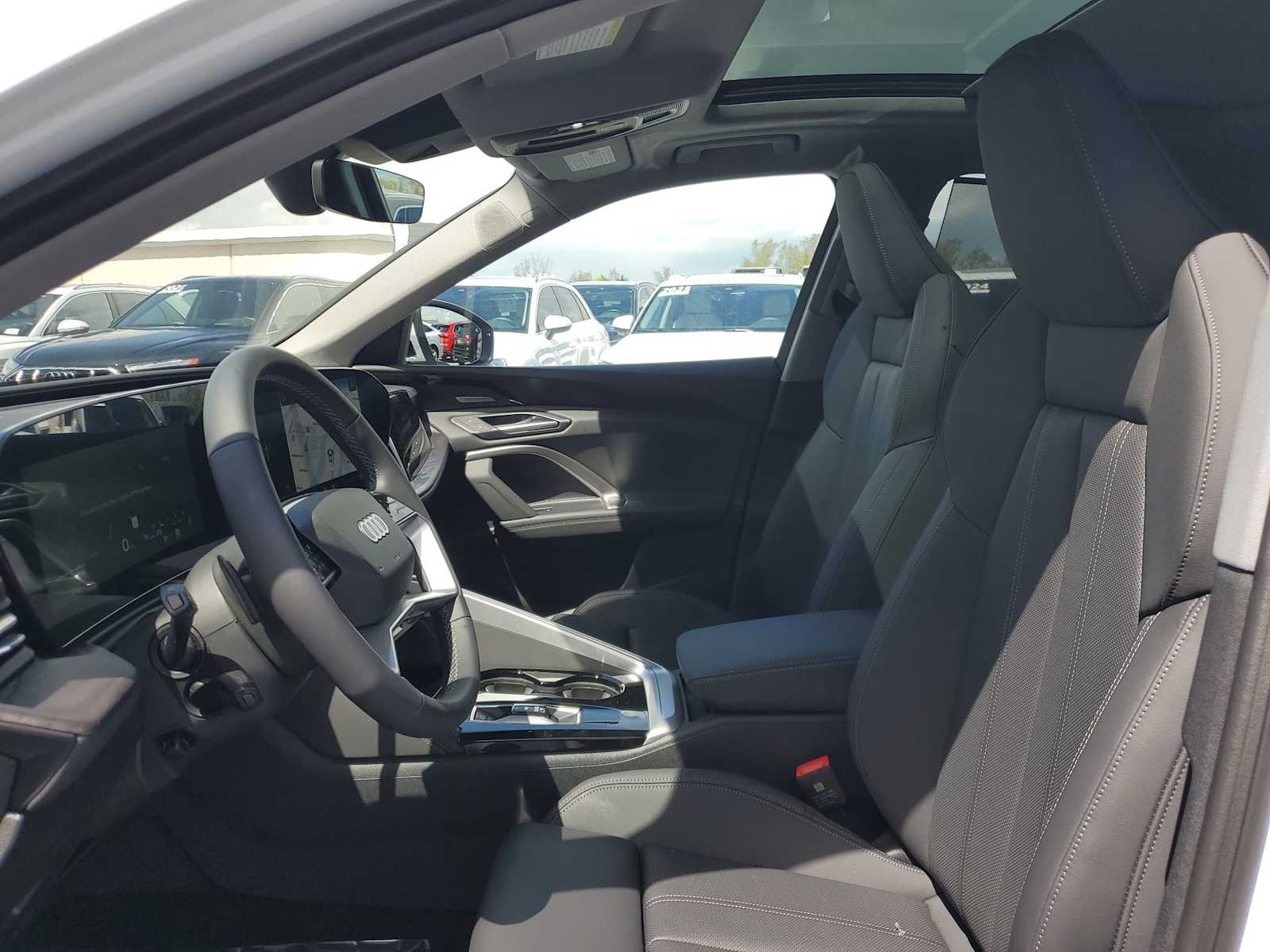 Thumbnail: 2025 Audi Q5 - 12