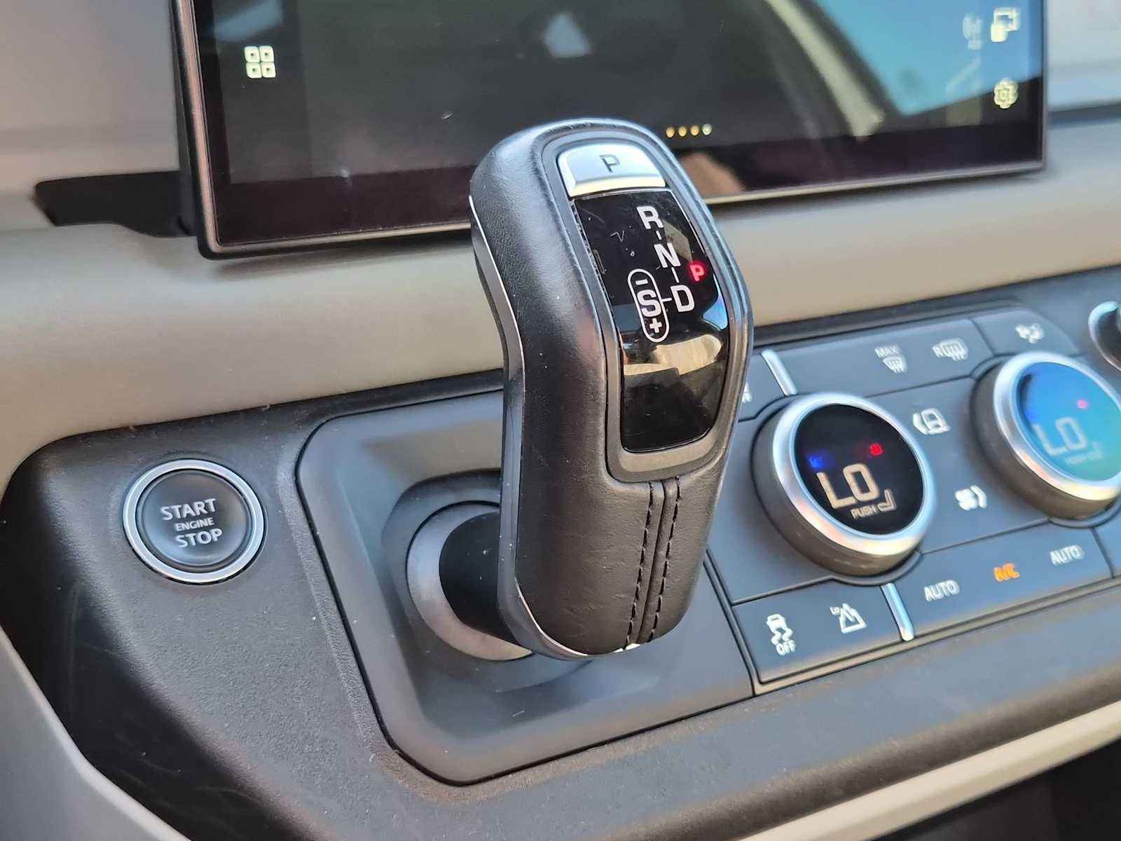 Thumbnail: 2022 Land Rover Defender - 23