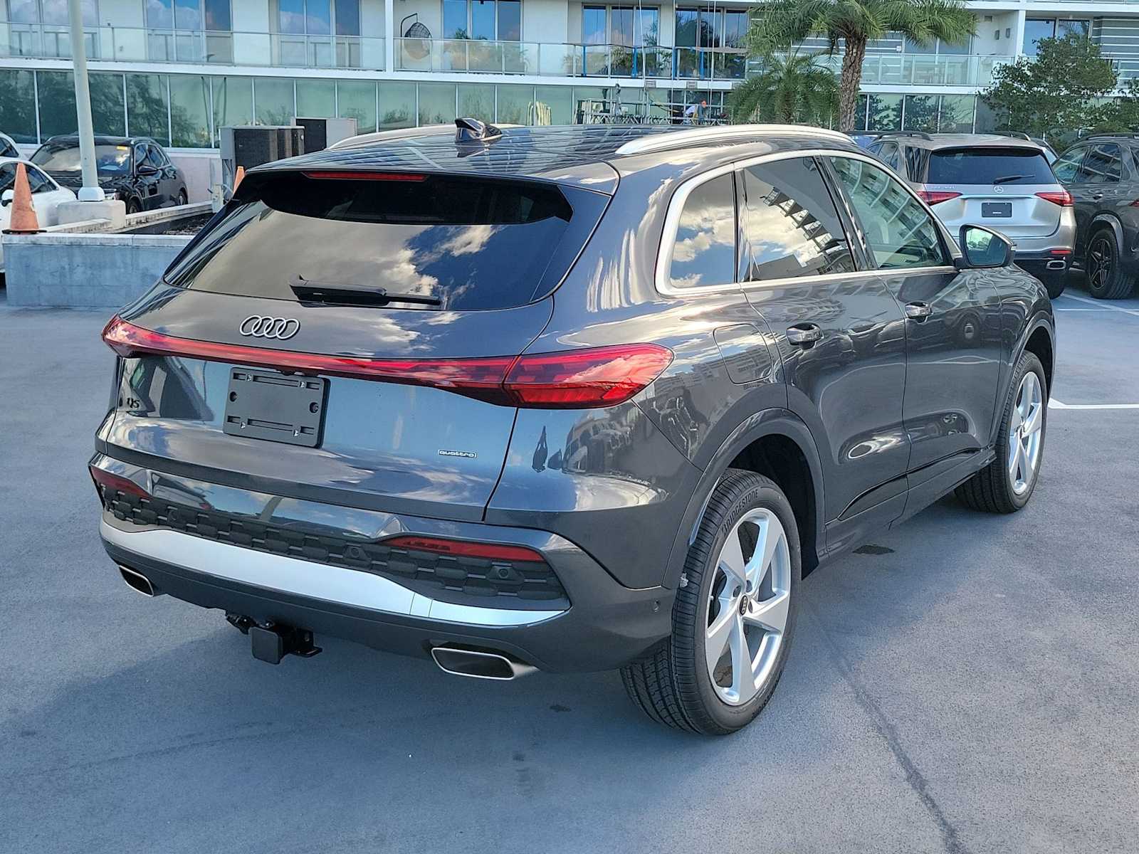 Thumbnail: 2025 Audi Q5 - 6