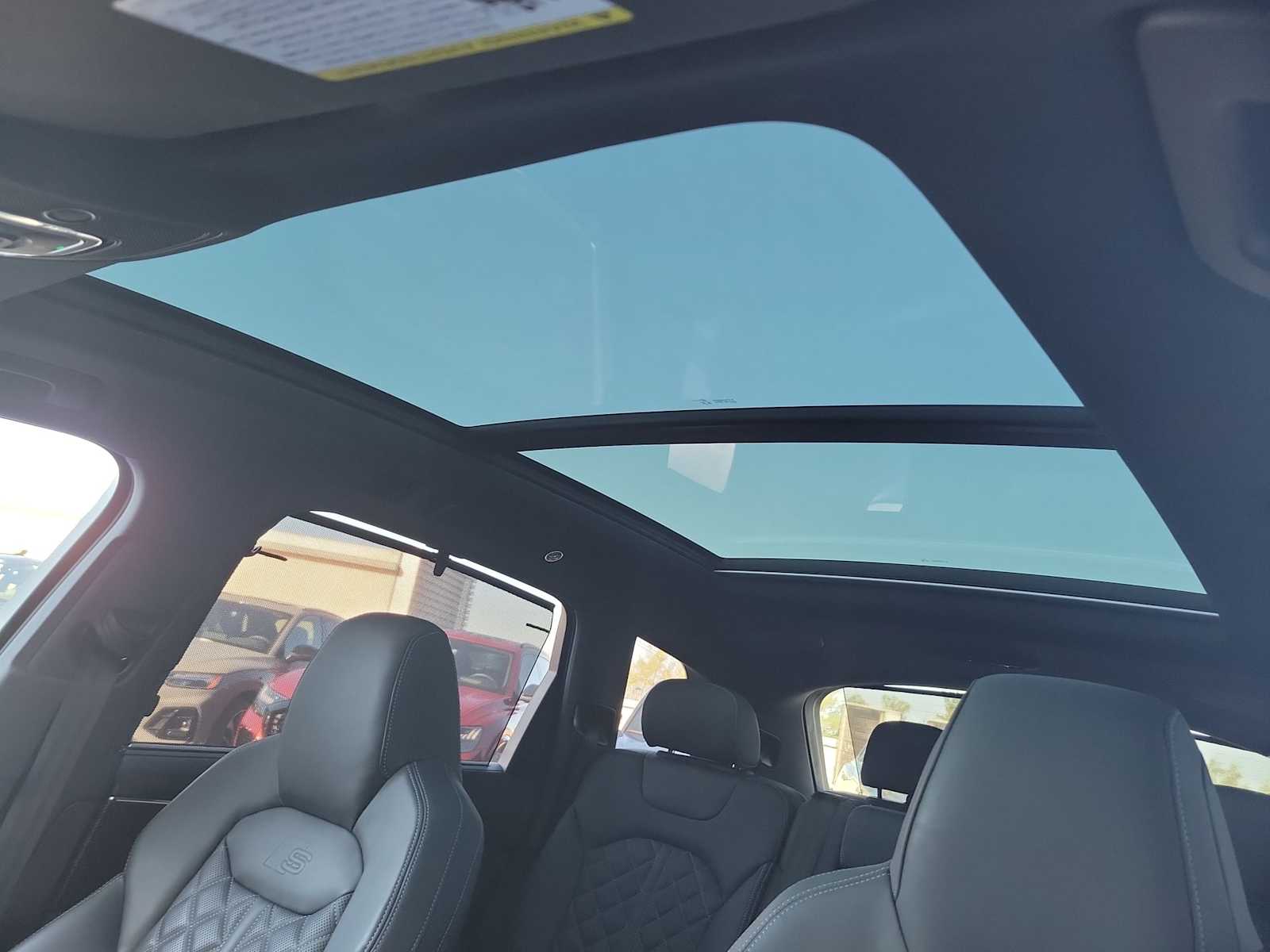 Thumbnail: 2023 Audi SQ7 - 18