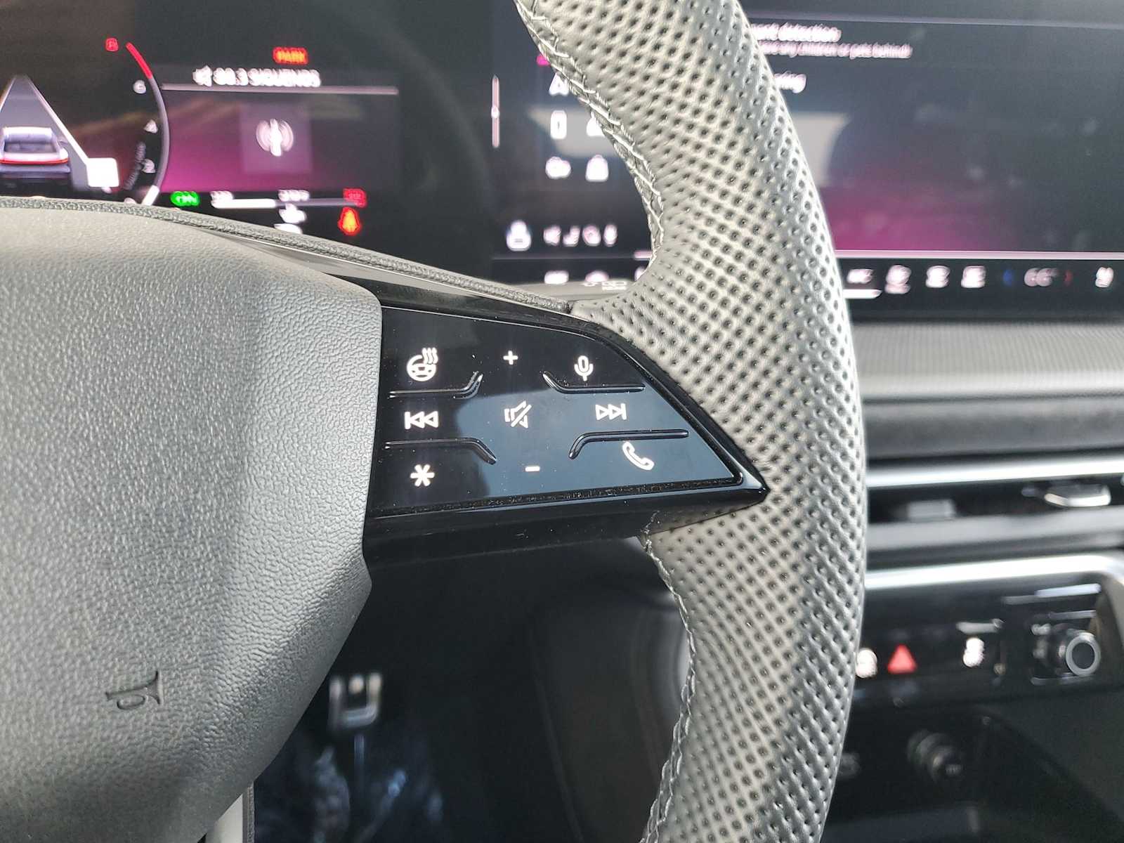 2025 Audi SQ5 Premium Plus 18